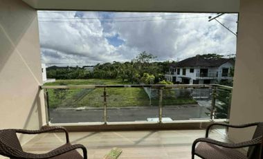 House and Lot in Tagaytay Heights at Brgy. Kaybagal South, Tagaytay for SALE! 4BR, 250 sqm at 16M
