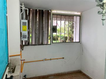 CERCANO A LA UNIVERSIDAD NAVAL, ESTACIÓN DEL METROBUS TEPETLAPA,  AVENIDA CARMEN SERDAN