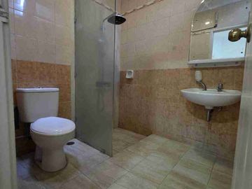 Rumah Dijual ! singgasana pradana bandung hadap timur