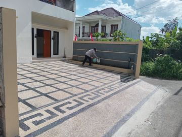 TERDEKAT ke Griya Arcamanik Rumah LUAS Kamar BANYAK harga MURAH di Arcamanik Antapani Bandung dijual