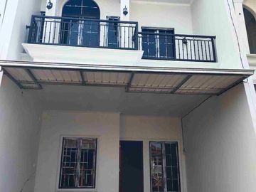 rumah baru siap huni di Cijantung