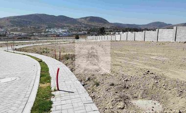 Se Vende terreno el Lomas de Angelopolis 
Cluster Vilansa  A unos metros de GRAN RESERVA, menos de 5 min de nuevo Chedraui o Cascatta 
A un lado de parque Aguascalientes 
Lejos del río