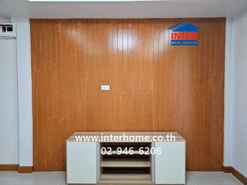 Two-story townhouse, 16 square wah, Krung Thong Thani Village, Soi Sai Mai 33, Sai Mai Road, Sukha Phibhan 5 Road, Sai Mai District, Bangkok.