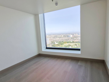 For Rent Brand New 3 bedroom Aurelia Residences condo near High Street Mckinley Hill condo for rent