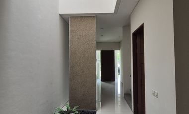 RUMAH BARU GRESS MODERN MINIMALIS SIAP HUNI – ROYAL RESIDENCE WIYUNG SURABAYA BARAT CLUSTER GREENWICH TERMURAH DEKAT CITRALAND