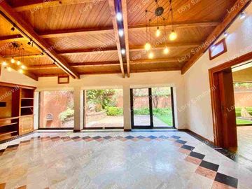 ENORME Y HERMOSA CASA EN VENTA EN LOMAS DE CHAPULTEPEC