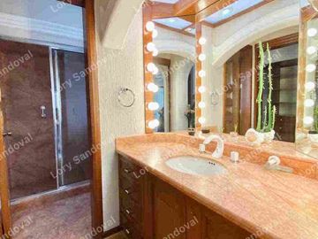 ENORME Y HERMOSA CASA EN VENTA EN LOMAS DE CHAPULTEPEC