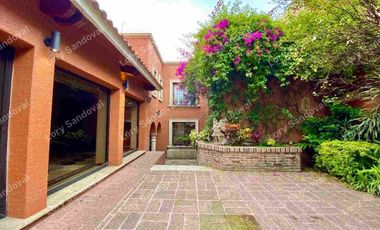 ENORME Y HERMOSA CASA EN VENTA EN LOMAS DE CHAPULTEPEC