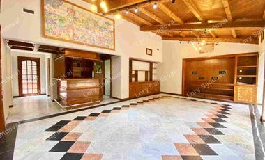 ENORME Y HERMOSA CASA EN RENTA EN LOMAS DE CHAPULTEPEC
