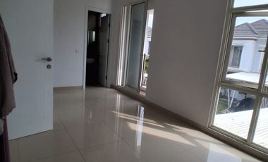 Jual Rumah 2 Lantai Siap Huni Lokasi Strategis Di The Savia Dekat Akses KRL Rawa Buntu Dan Tol BSD
