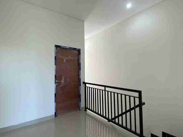 Rumah baru gress Dkt Merr  Rungkut Mapan Tengah