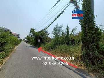 Vacant land, 64 square wah (approximately 256 square meters), located in the soi (lane) next to Seranee Villa housing estate, Kanchanaphisek Road, Ban