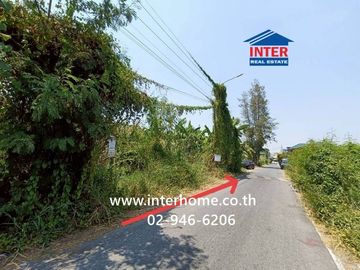 Vacant land, 64 square wah (approximately 256 square meters), located in the soi (lane) next to Seranee Villa housing estate, Kanchanaphisek Road, Ban