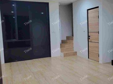 Disewakan cepat rumah lippo cikarang!