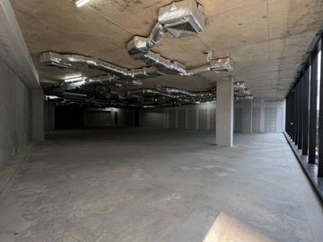 Space for Rent Sukhumvit-Asok BTS 5 Minutes Walk Ideal for Clinic, Spa