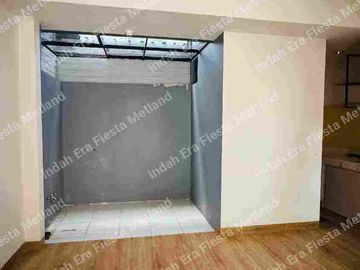 Rumah Bagus siap Huni ada canopy Cendana spring Lippo milenium