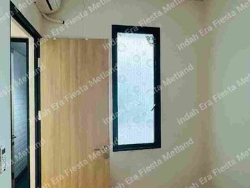 Rumah Bagus siap Huni ada canopy Cendana spring Lippo milenium
