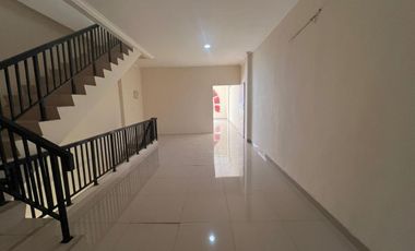 Dijual dan Disewa Ruko 4 Lantai Siap Pakai Dekat Pasar Fresh Market Green Lake Tangerang