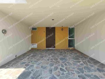 CASA EN VENTA ENN TLAQUEPAQUE DENTRO DE RESIDENCIAL SANTA ANITA