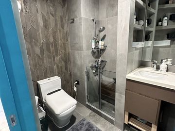 Fully Furnished Modern 2 Bedroom Condo Unit For Sale in Garden Towers, Makati City