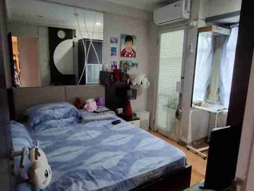 Jual murah apartemen Metropolis dekat Ubaya Hgb Bisa Kpr lantai 9 furnish view  pool