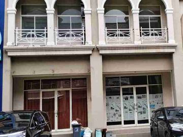 Disewakan Ruko Grand Galaxy 3 lantai siap pakai terawat ada AC dekat jl raya bulevard