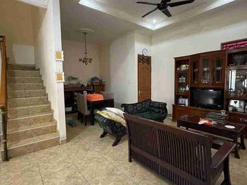 JUAL CEPAT Kencana Loka BSD Rumah 2 Lantai Siap Huni 2,7 M Nego