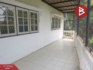 ขายทาวน์เฮ้าส์ 2 ชั้น เนื้อที่ 16.7 ตร.วา ถ.สวรรค์วิถี จ.นครสวรรค์