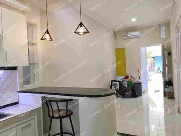 Dijual Rumah Cantik Semi Furnish, siap huni, lingkungan nyaman dekat Summarecon dan AEON. -Harga murah, fasilitas lengkap dan tidak banjir.