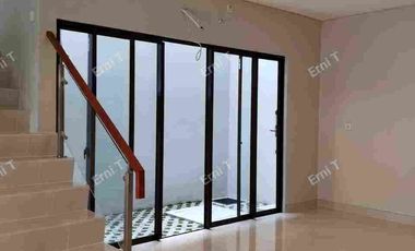Rumah 2 lantai dekat dengan Labschool Cibubur