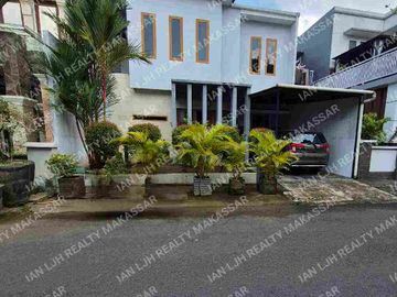 RUMAH MEWAH CLUSTER JALAN LANDAK 9x20. 4 KAMAR. SEMI FURNISH. FREE AC & WATERHEATER