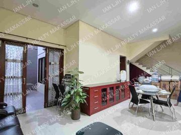 RUMAH MEWAH CLUSTER JALAN LANDAK 9x20. 4 KAMAR. SEMI FURNISH. FREE AC & WATERHEATER