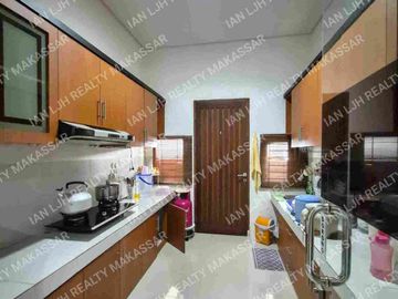 RUMAH MEWAH CLUSTER JALAN LANDAK 9x20. 4 KAMAR. SEMI FURNISH. FREE AC & WATERHEATER