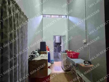 RUMAH MEWAH CLUSTER JALAN LANDAK 9x20. 4 KAMAR. SEMI FURNISH. FREE AC & WATERHEATER