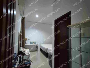 RUMAH MEWAH CLUSTER JALAN LANDAK 9x20. 4 KAMAR. SEMI FURNISH. FREE AC & WATERHEATER