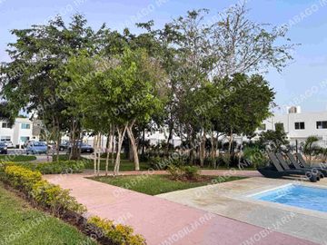 Casa en renta en jardines del sur 6 con alberca y seguridad