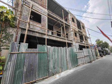 Dijual kost bangunan baru di kalpataru suhat