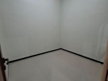 Hunian Modern Minimalis di Sepatan, Lengkap & Siap Tempati!