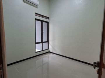 Hunian Modern Minimalis di Sepatan, Lengkap & Siap Tempati!