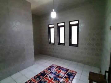 Rumah terawat siap huni dalam komplek arcamanik