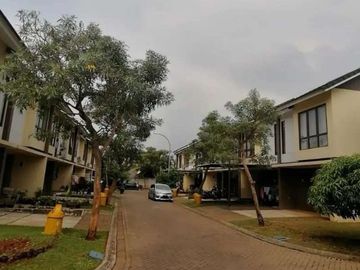 Jual Rumah di Padma Residence Graha Raya Dekat Mall Living World