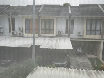 Jual Rumah di Padma Residence Graha Raya Dekat Mall Living World