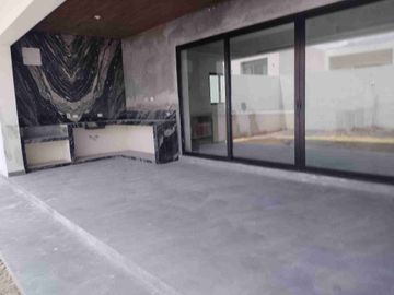 Casa en venta 2 plantas 4 rececamaras Zona sur Monterrey
