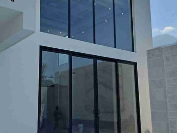 Casa en venta 2 plantas 4 rececamaras Zona sur Monterrey