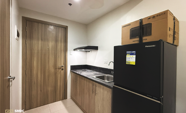 Fully-Furnished 2 Bedroom Unit with Balcony for Rent in  Unit B5B0411 Tower 5 Field Residences Parañaque City