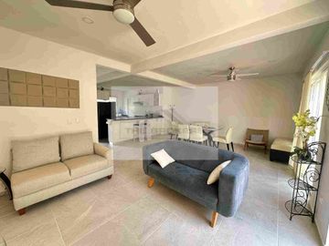 Hermosa y Acogedora Casa de 3 Recámaras en Mallorca 3 Polígono Sur