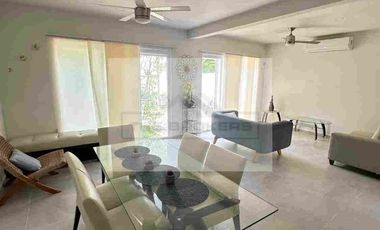 Hermosa y Acogedora Casa de 3 Recámaras en Mallorca 3 Polígono Sur