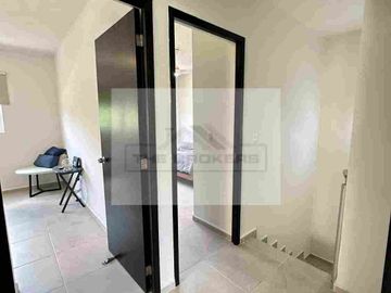 Hermosa y Acogedora Casa de 3 Recámaras en Mallorca 3 Polígono Sur