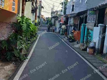 Dijual Rumah Kost 2 lantai, 10 pintu + 1 toko. Lokasi Strategis dekat area bisnis TB.Simatupang, Jakarta Selatan. - Unit jarang ada, sudah ada penyewa kost, investasi untung!!