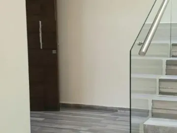 HERMOSA CASA ESTA ESPERANDO POR TI